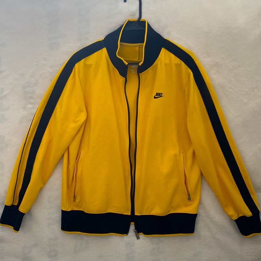Men’s Nike Sportswear zippered jacket-yellow/black -size L